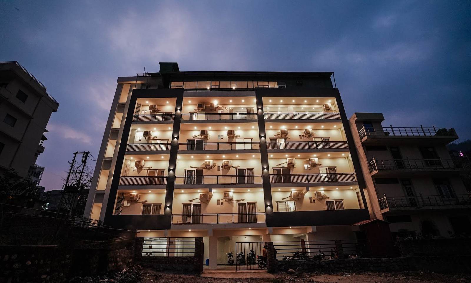My Blog, hotel in Tapovan, Rishikesh at night